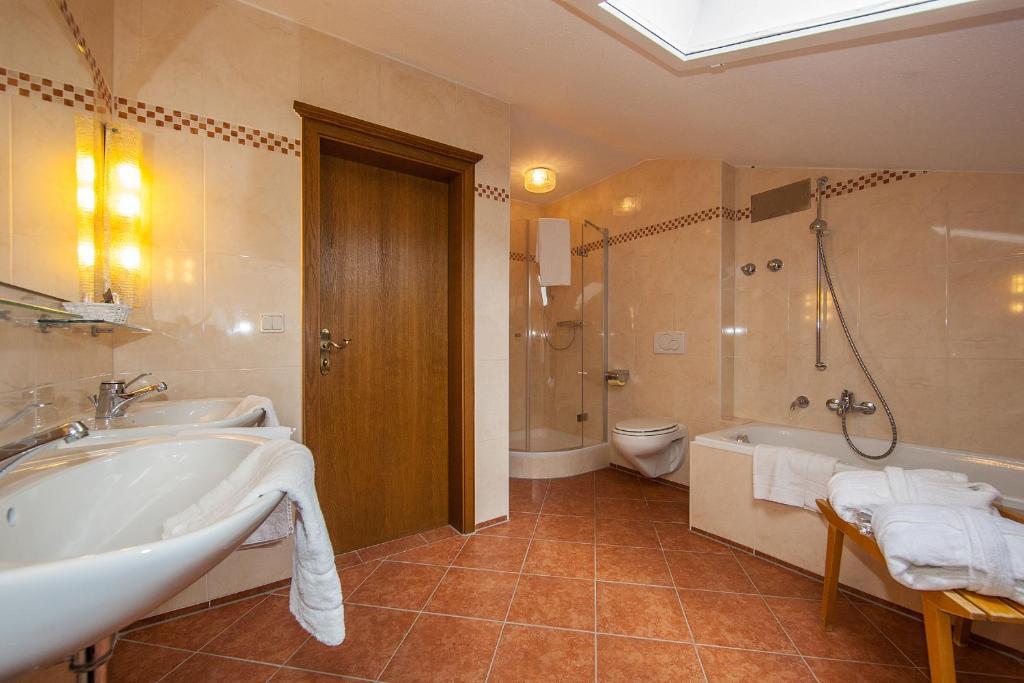 Gaestehaus Laerchenhang Mittenwald Kamer foto