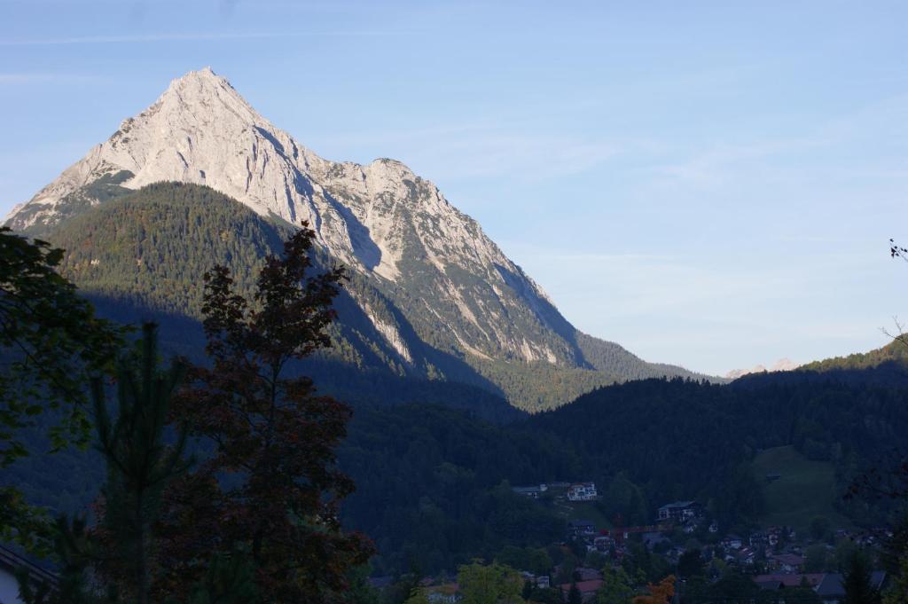 Gaestehaus Laerchenhang Mittenwald Buitenkant foto