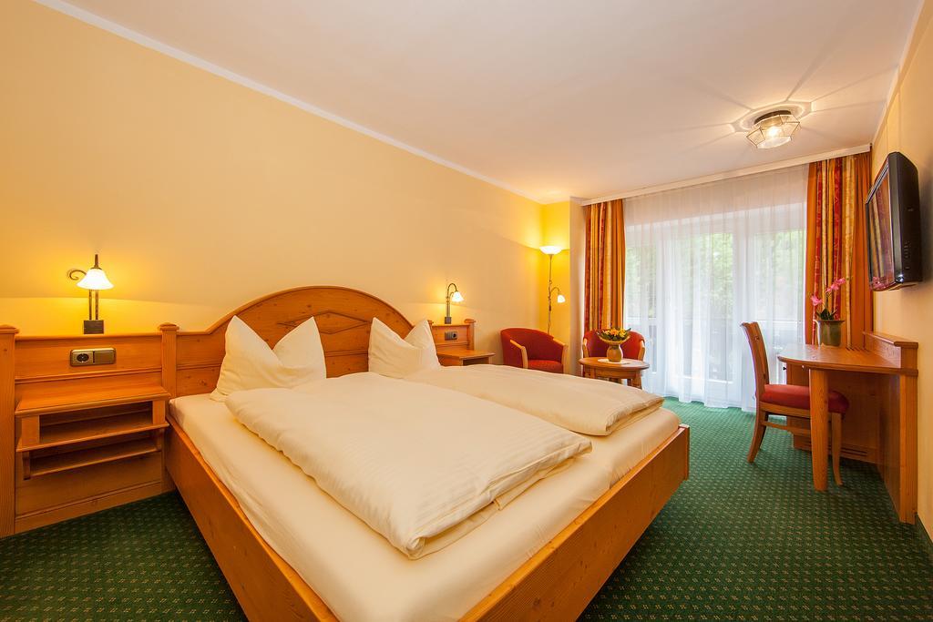 Gaestehaus Laerchenhang Mittenwald Buitenkant foto